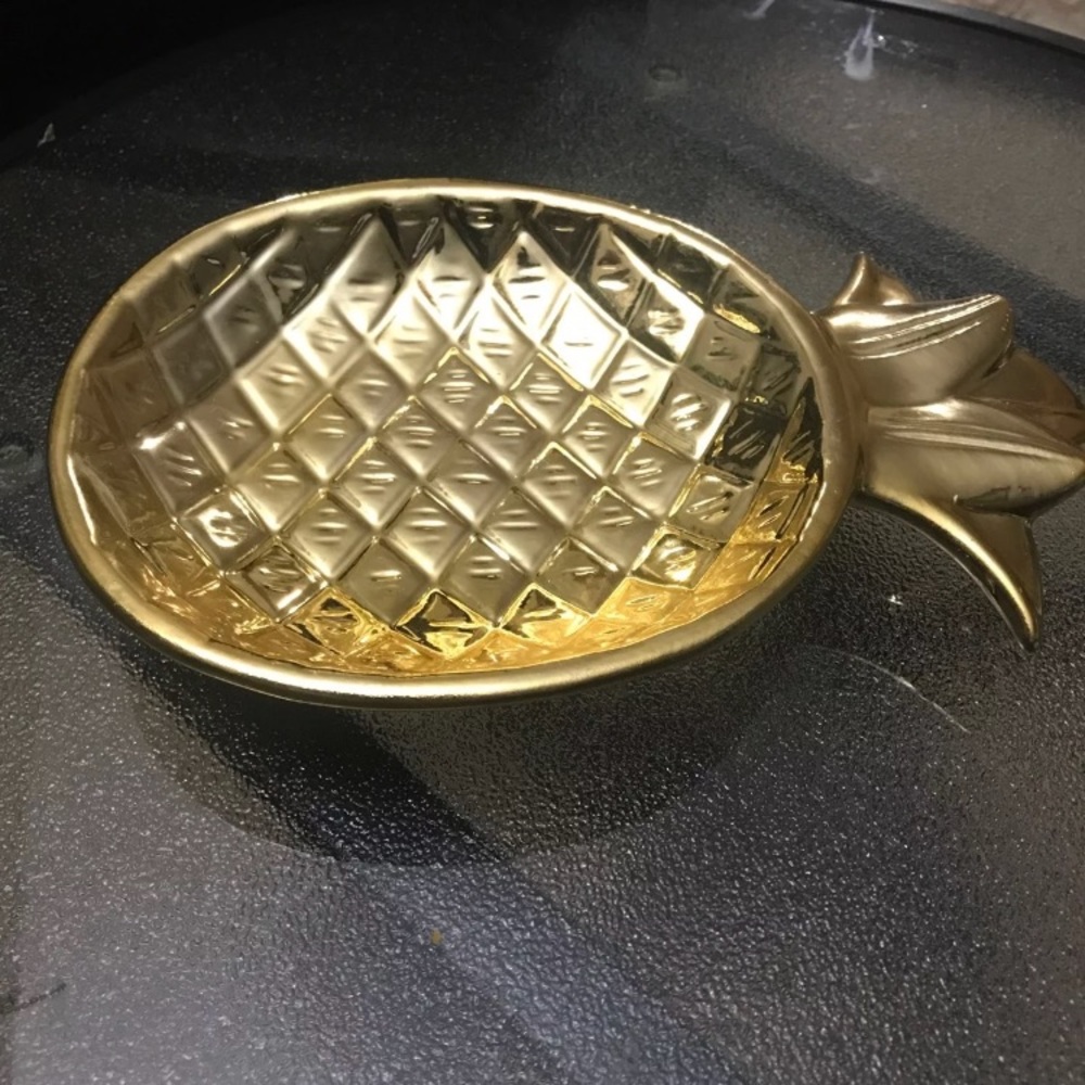Golden Pineapple Jewelry Holder